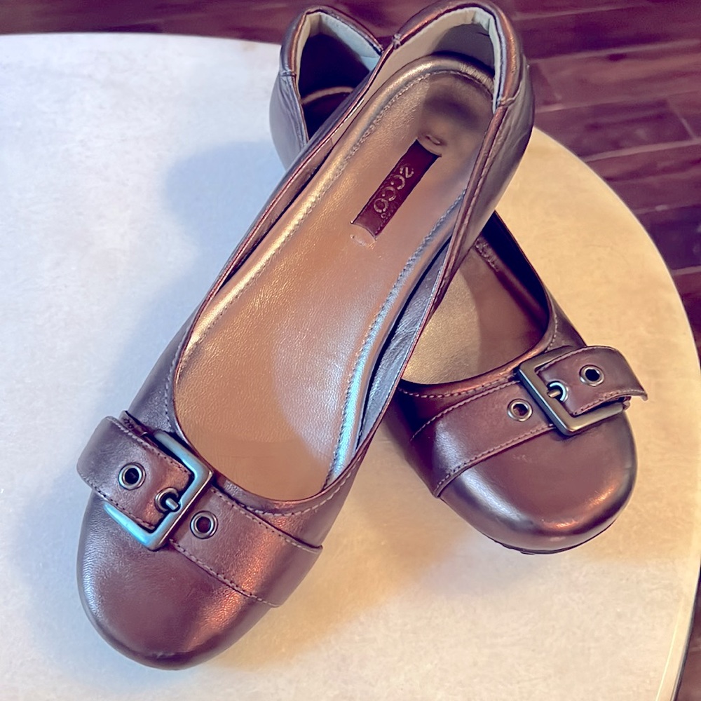 ECCO Leather Purple Buckle Ballet Style Shoes Size 7.5